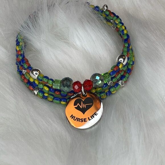 Handmade nurse life beaded bracelet - Picture 1 of 7
